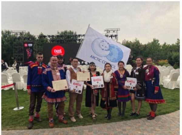 EALLU wins the grand prize! From left: Juoksa Smuk, Anders Oskal, Issat Turi, Mikhail Pogodaev, Anna Chuprina, Marta Okotetto, Ellen Sara Sparrok, Alena Gerasimova and Inger Anita Smuk