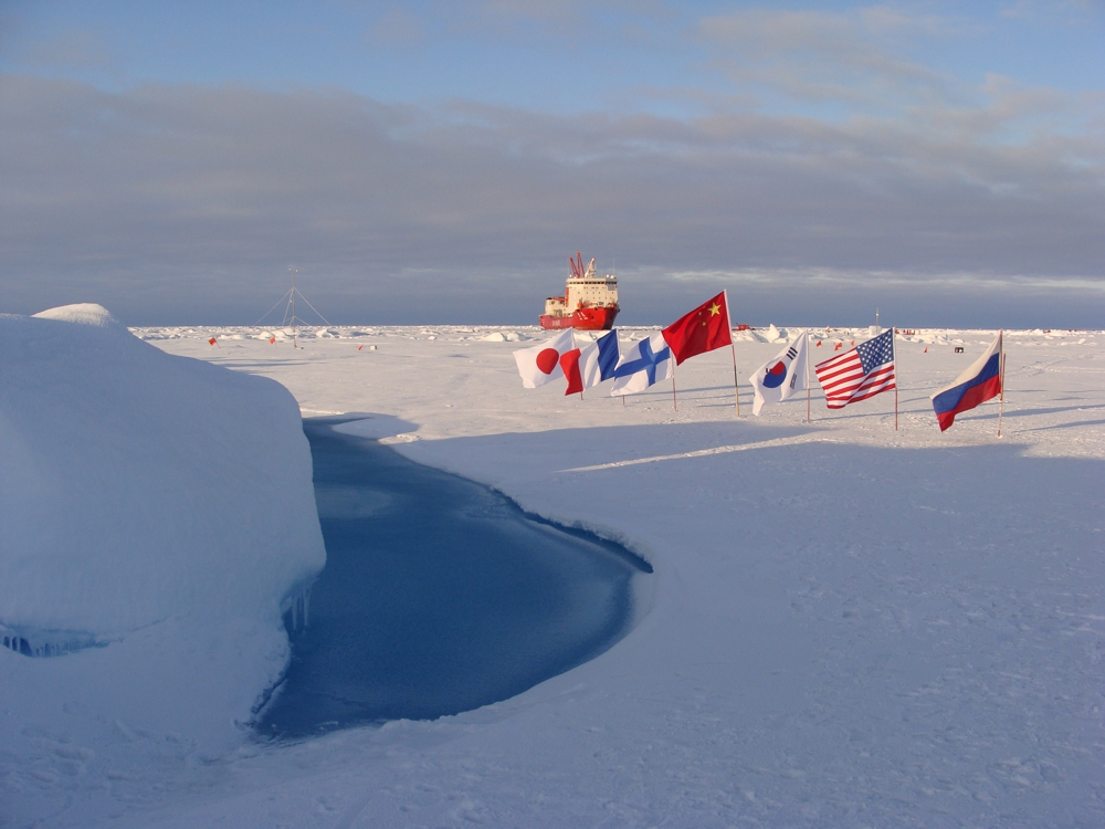 RV Xuelong on the third CHINARE cruise (Arctic Ocean)