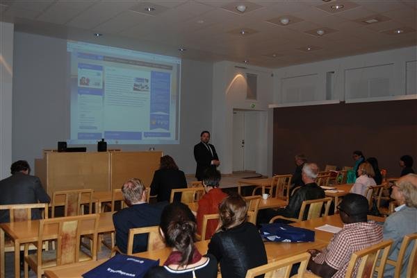 Nikolas Sellheim presenting during APECS meeting, Fri. 07.09, photo by J-E Kukko