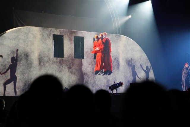 Cirque du Soleil performs at the conference closing banquet