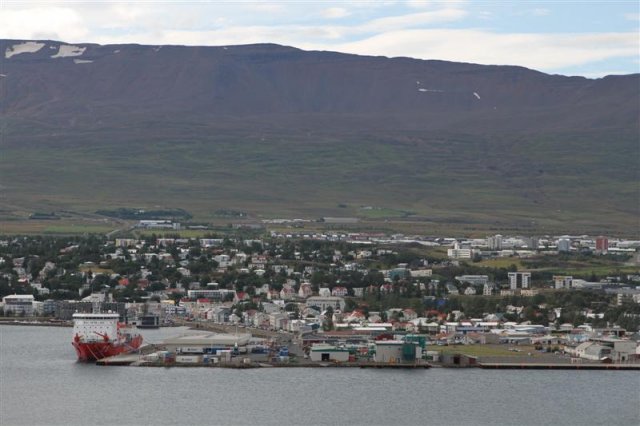 Xuelong in the port of Akureyri.