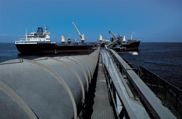 oil pipeline in the sea