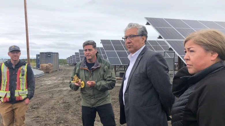 Northern Affairs Minister Dan Vandal visited Inuvik, N.W.T. to see progress on the Nihtat Energy solar project.